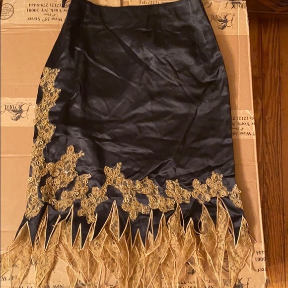 Cache Skirt 100%Silk Black/Gold - Picture 6 of 6